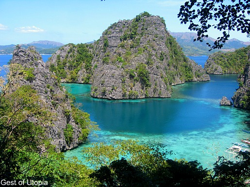 The breathtaking Kayangan Lake in Coron, Palawan (photo credit: gesttoutopia.blogspot.com)